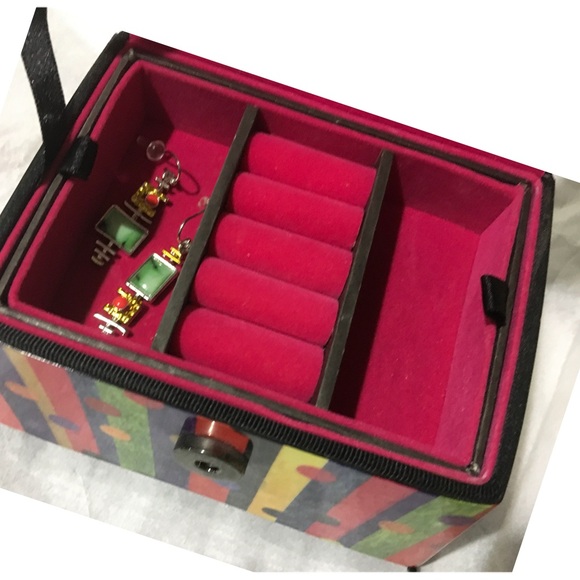 PATENT LEATHER YELLOW PLUS MULTI COLOR STRIPED JEWELRY ORGANIZER/ HANDL… - Picture 5 of 13